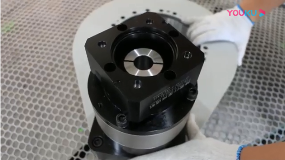 直齒驅動（齒輪式回轉驅動）配行星減速機