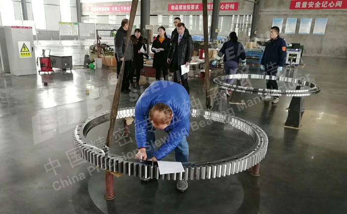 港口機械回轉(zhuǎn)支承 港口機械回轉(zhuǎn)支承