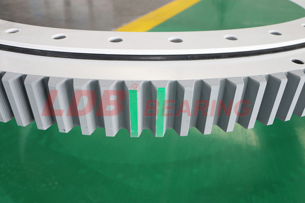 風(fēng)力發(fā)電機(jī)轉(zhuǎn)盤(pán)軸承 風(fēng)力發(fā)電機(jī)轉(zhuǎn)盤(pán)軸承