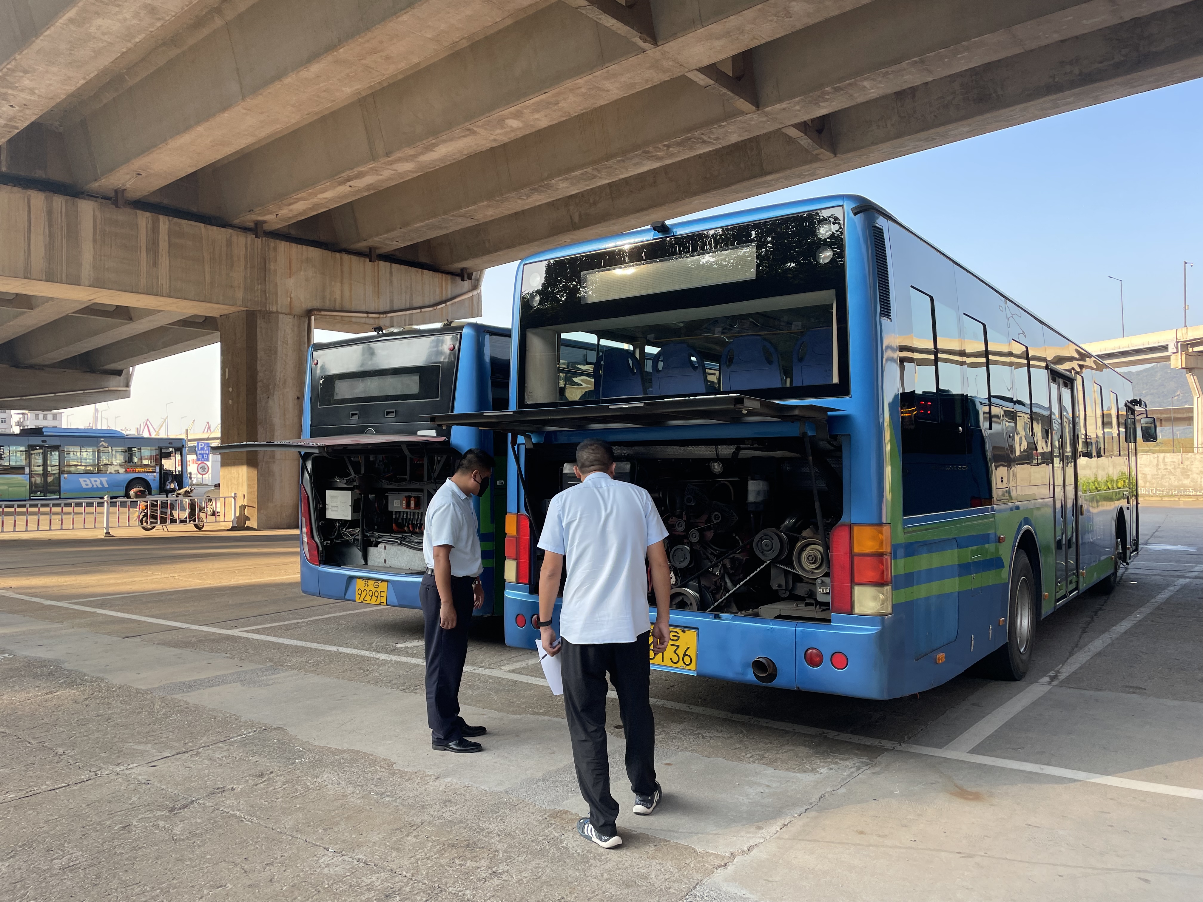 公交集團公交事業二部開展國慶節前機務專項大檢查