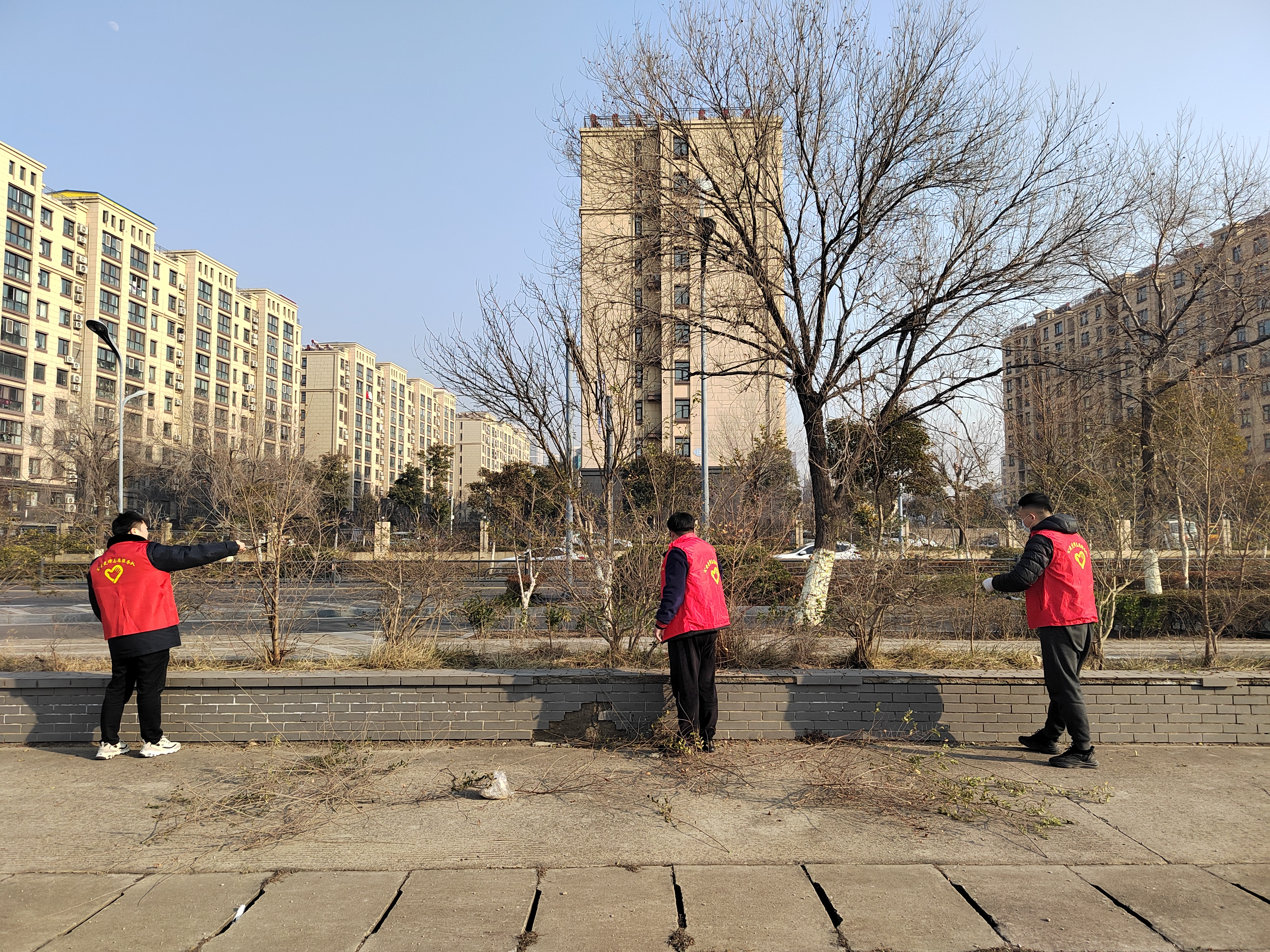 公交集團(tuán)公交事業(yè)二部開展場(chǎng)站環(huán)境衛(wèi)生大整治活動(dòng)