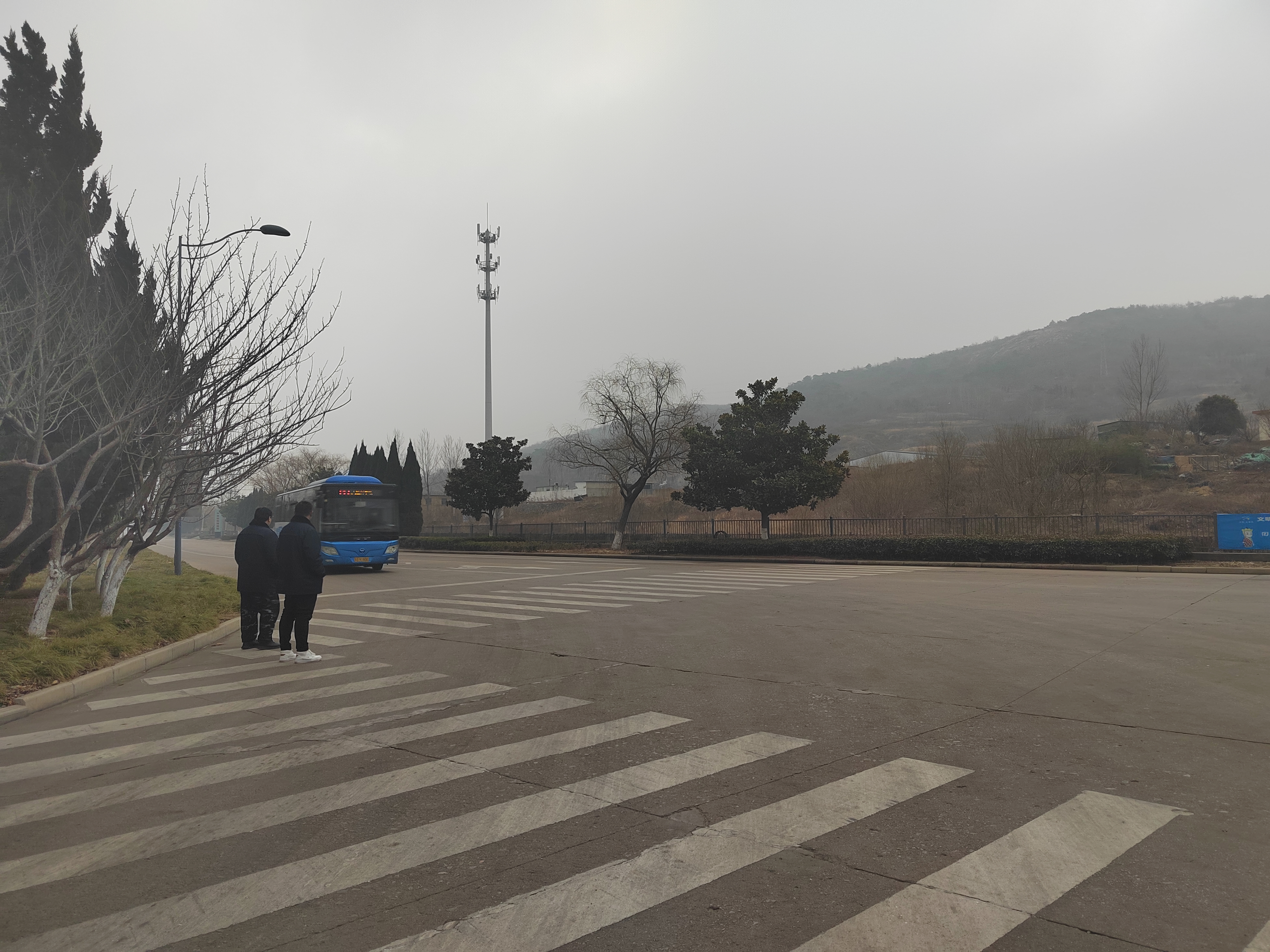 公交集團公交事業(yè)二部持續(xù)做好霧霾惡劣天氣應(yīng)對工作