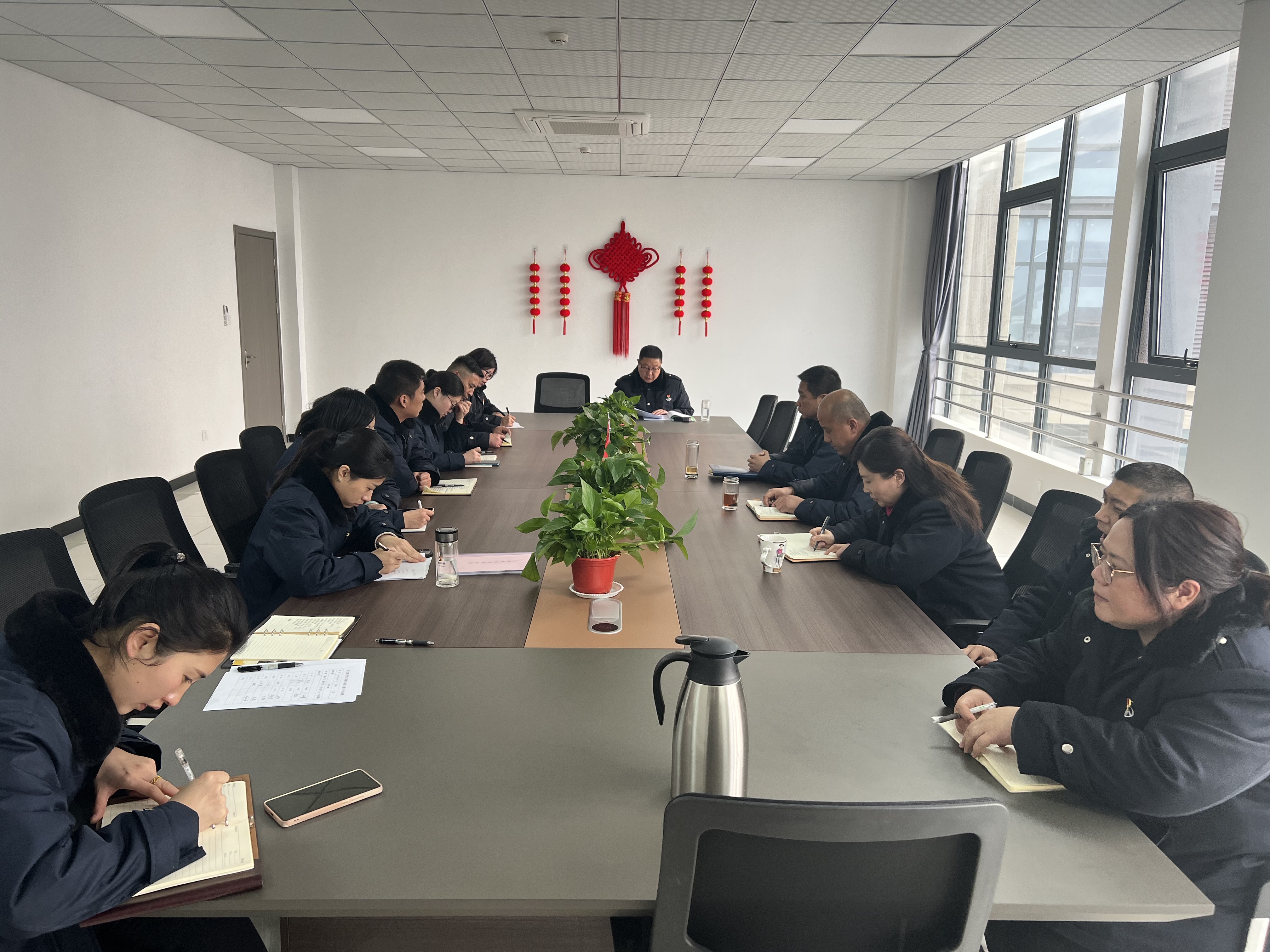 經(jīng)營發(fā)展事業(yè)部開展“聚焦大招商、 聚力大會戰(zhàn)”主題黨日活動