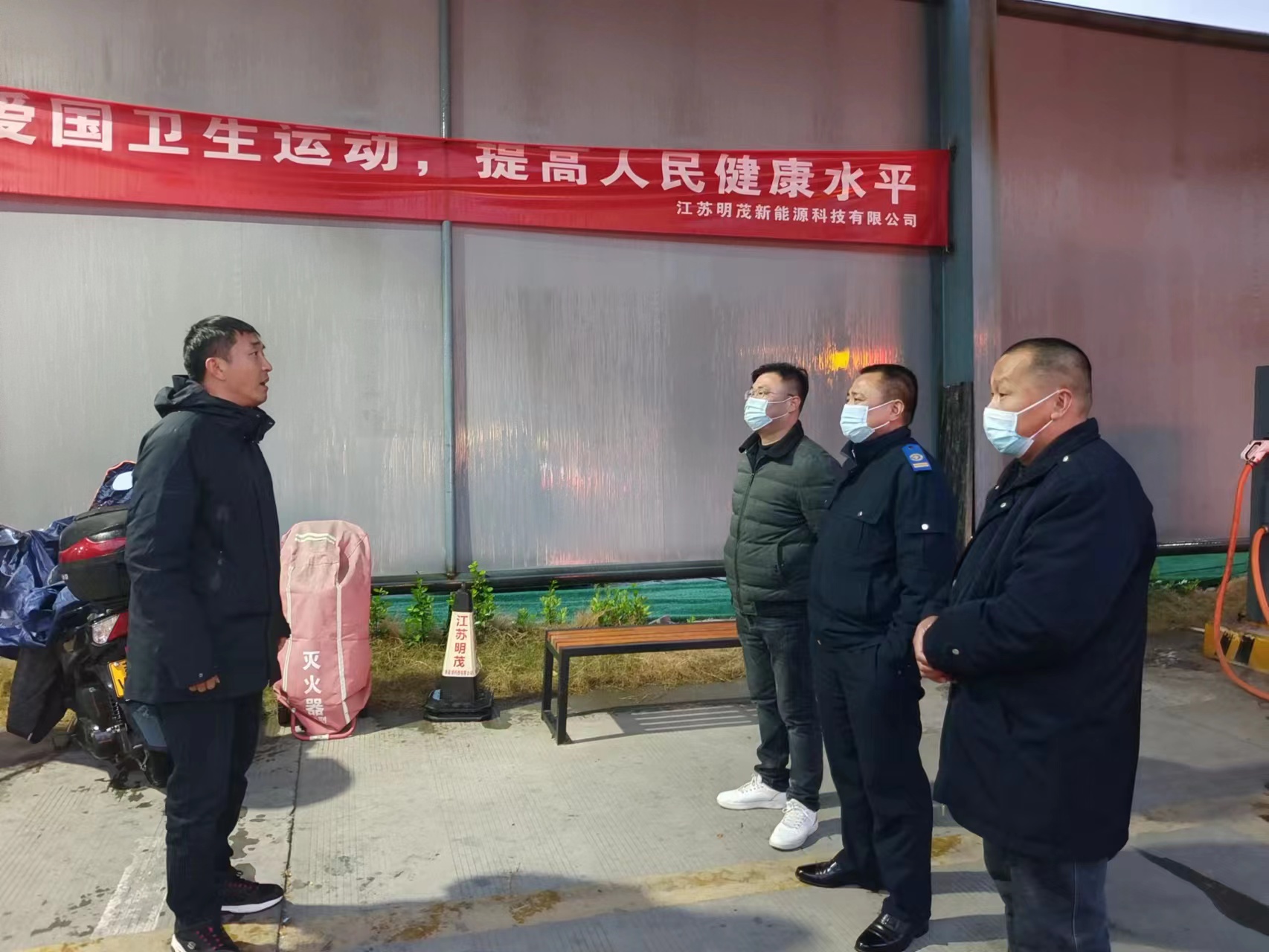 公交集團公交事業(yè)一部多措并舉應對雨天行車安全