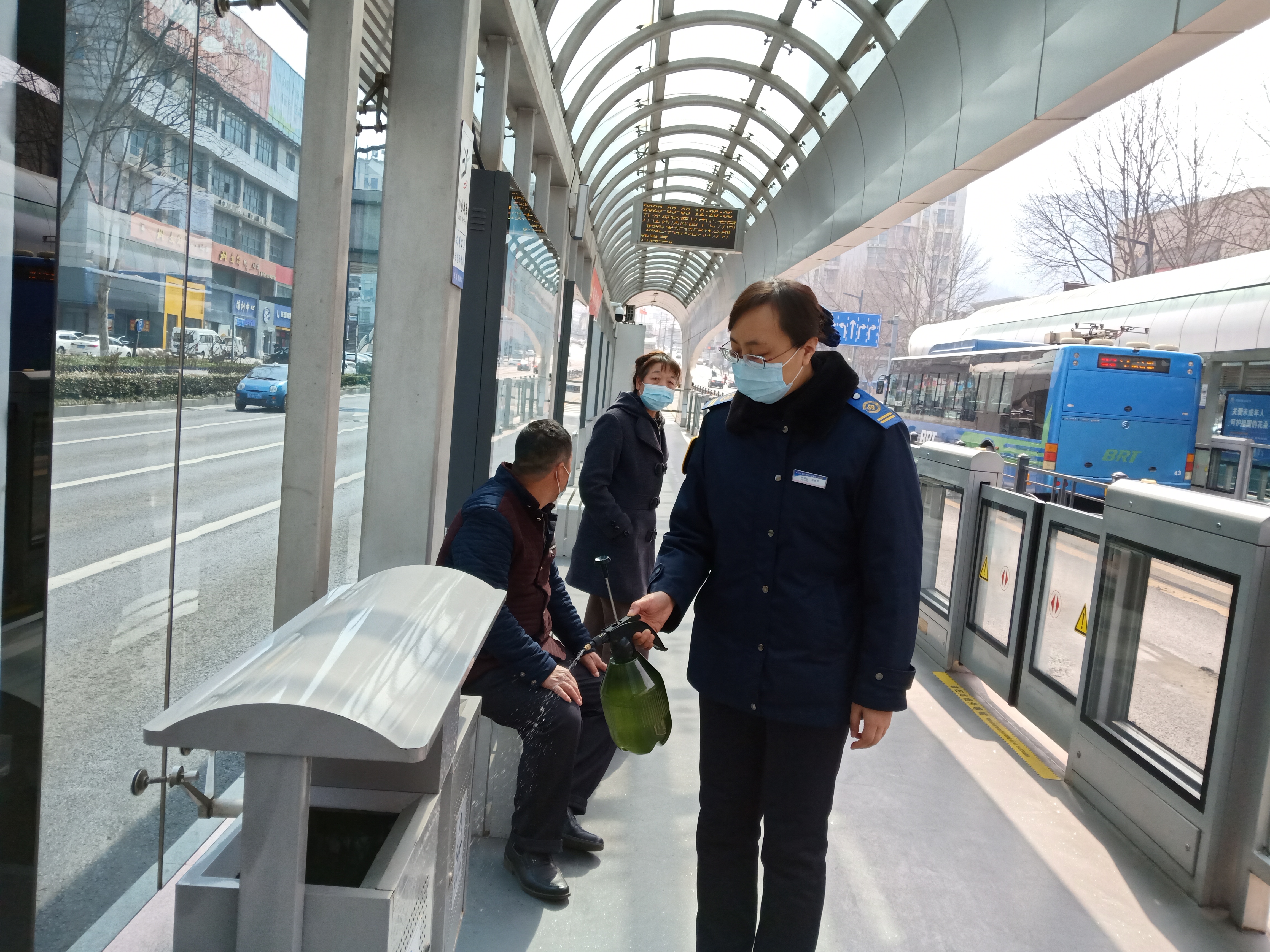 快速公交事業部站務員徐國紅 暖心服務獲乘客感謝