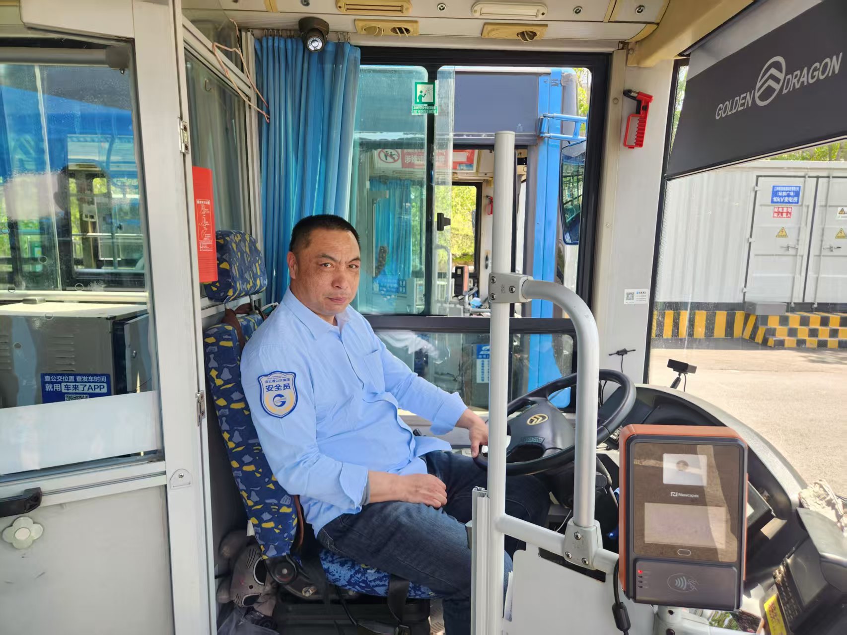 春風化雨暖人心