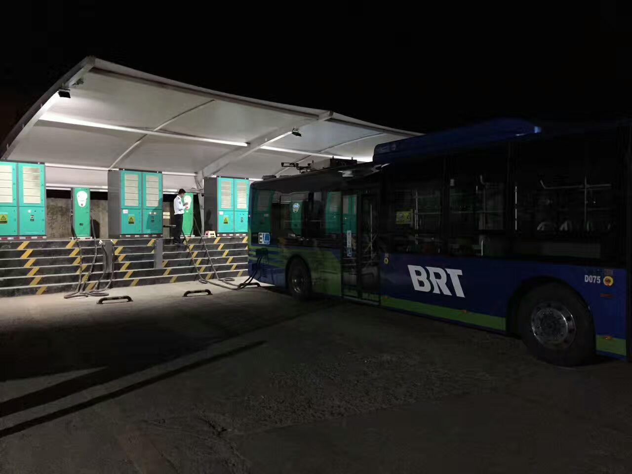 西城充電站突然停電 公交快速公司啟動(dòng)“停電應(yīng)急預(yù)案”