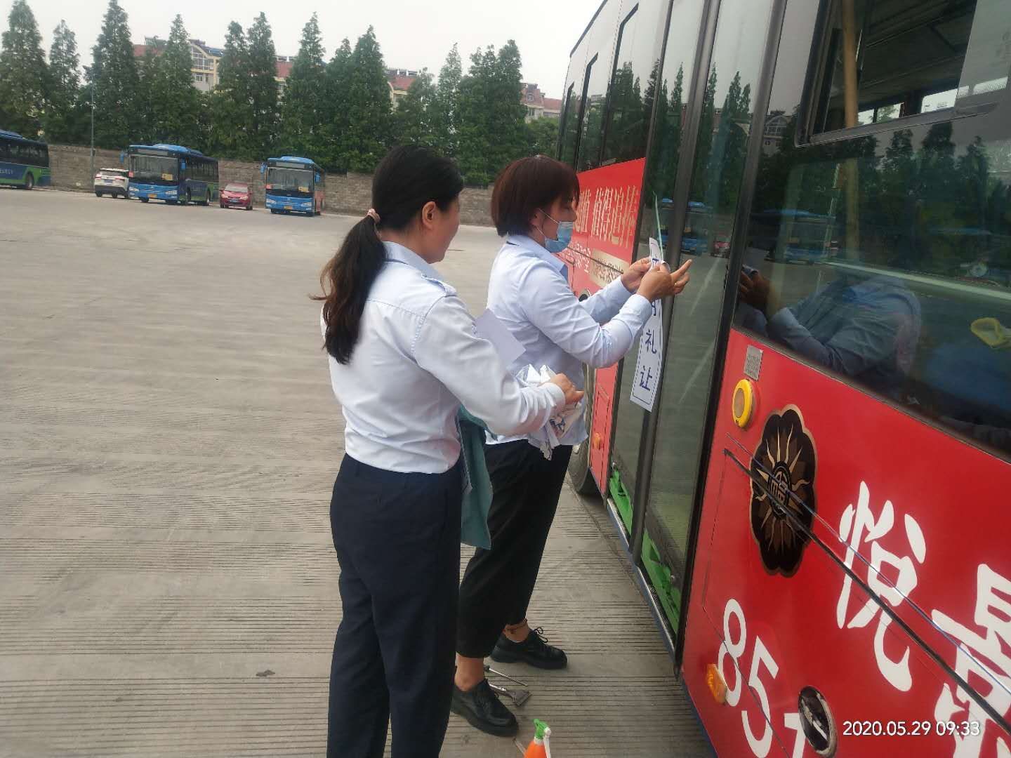 更換車輛標(biāo)識  打贏創(chuàng)文攻堅戰(zhàn)