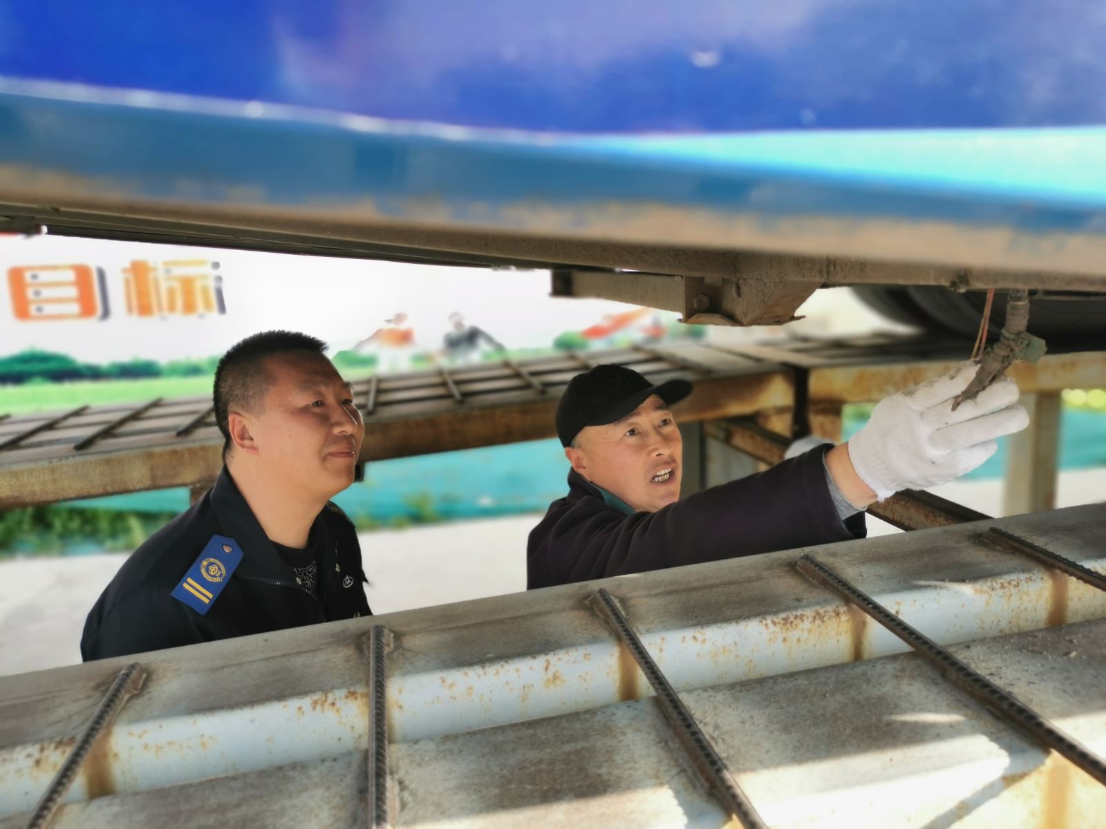 公交事業一部開展五一前車輛安全大檢查