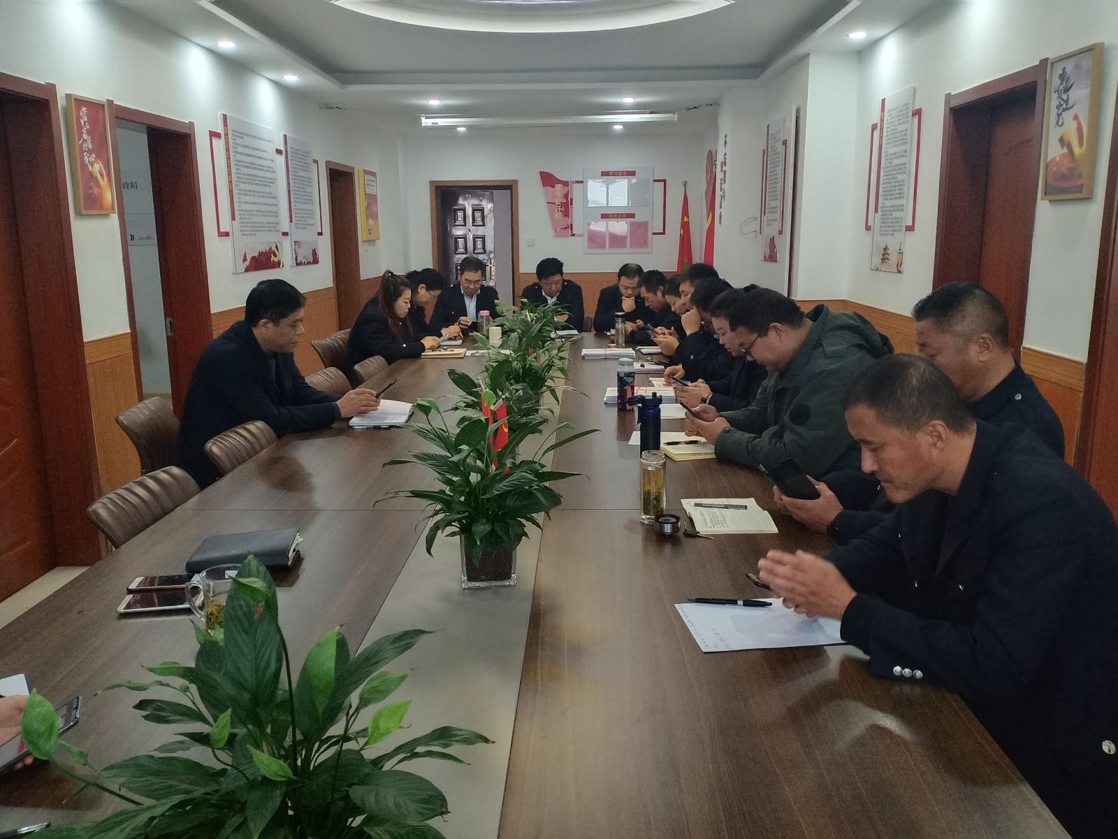 公交集團(tuán)公交事業(yè)一部“學(xué)習(xí)強(qiáng)國(guó)”熱潮涌 比學(xué)趕超氛圍足