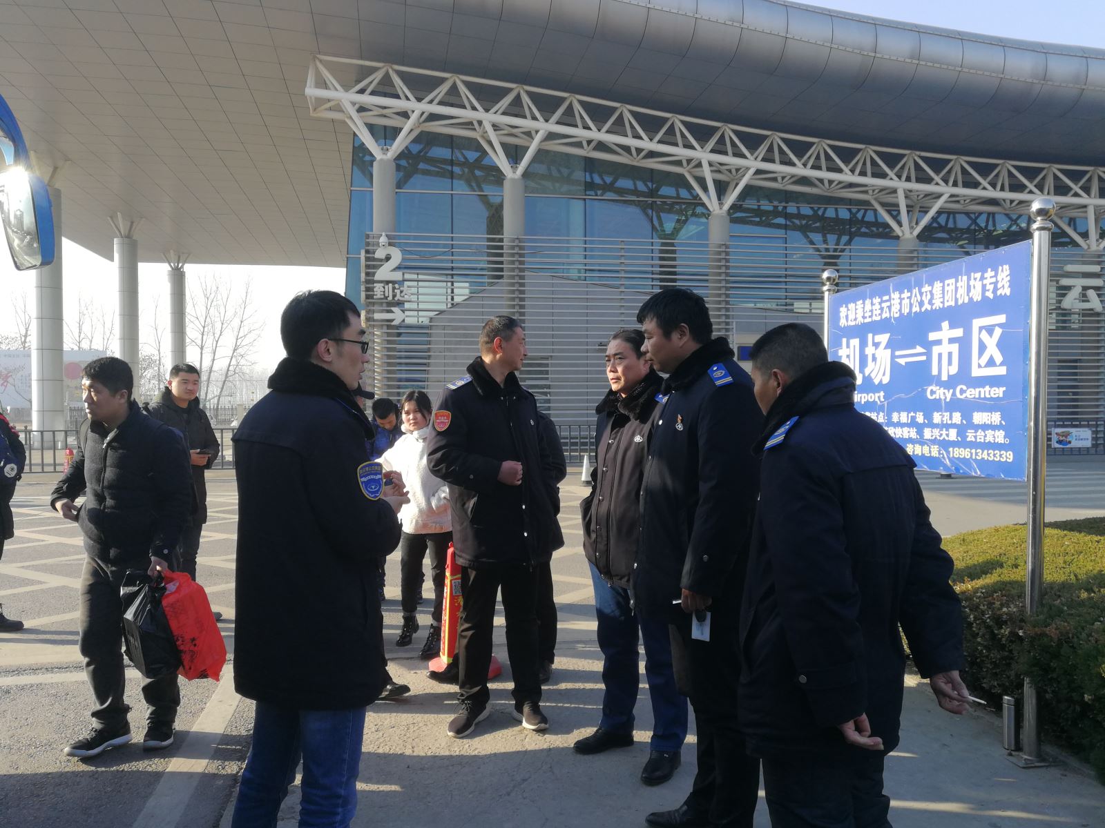 公交集團(tuán)經(jīng)營發(fā)展事業(yè)部開展春運(yùn)期間文明線檢查工作