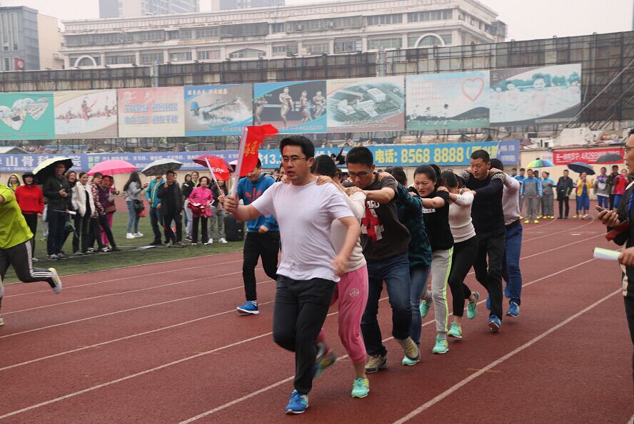 海通公交公司積極備戰(zhàn)  參加集團趣味運動會