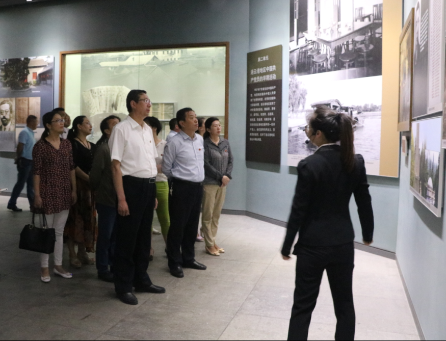 海通公交公司迎“七一”參觀市歷史革命紀(jì)念館