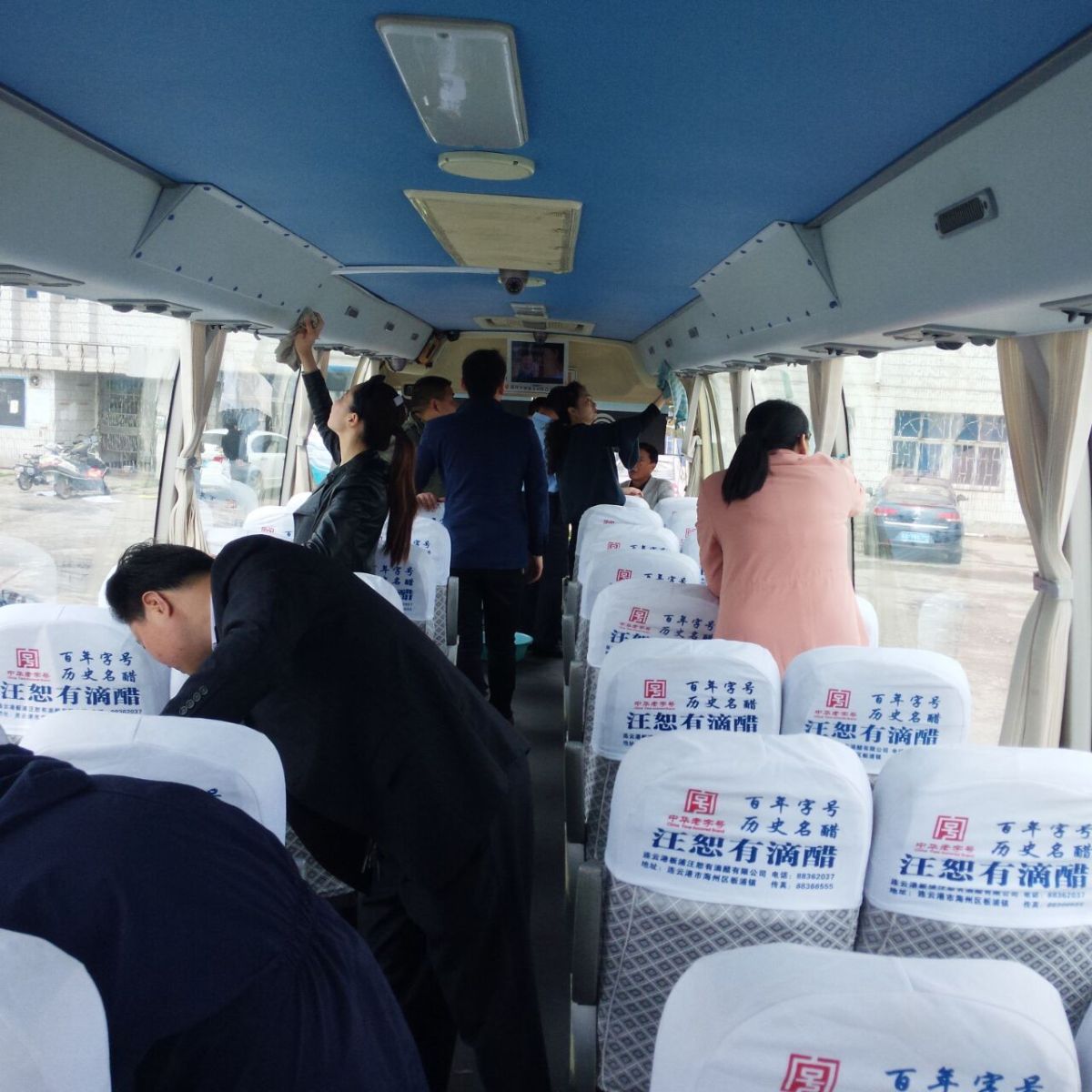 公交佳連公司組織開展清洗車輛活動