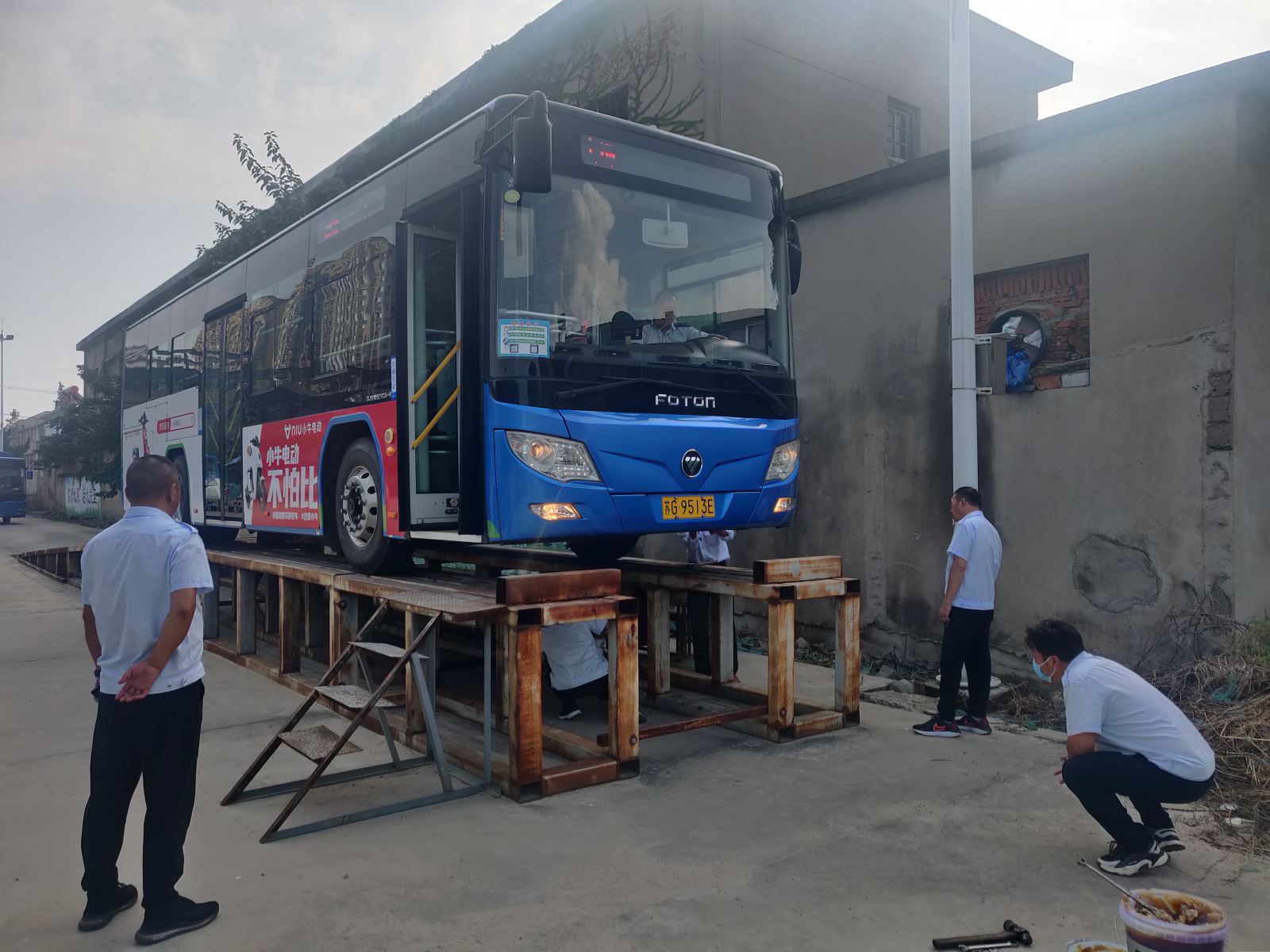 公交集團公交事業一部開展“雙節”前車輛檢查保障安全運營