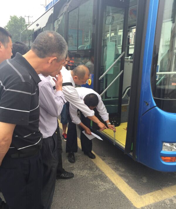 海通公交公司全力做好強降雨天氣應對工作 保障市民安全出行