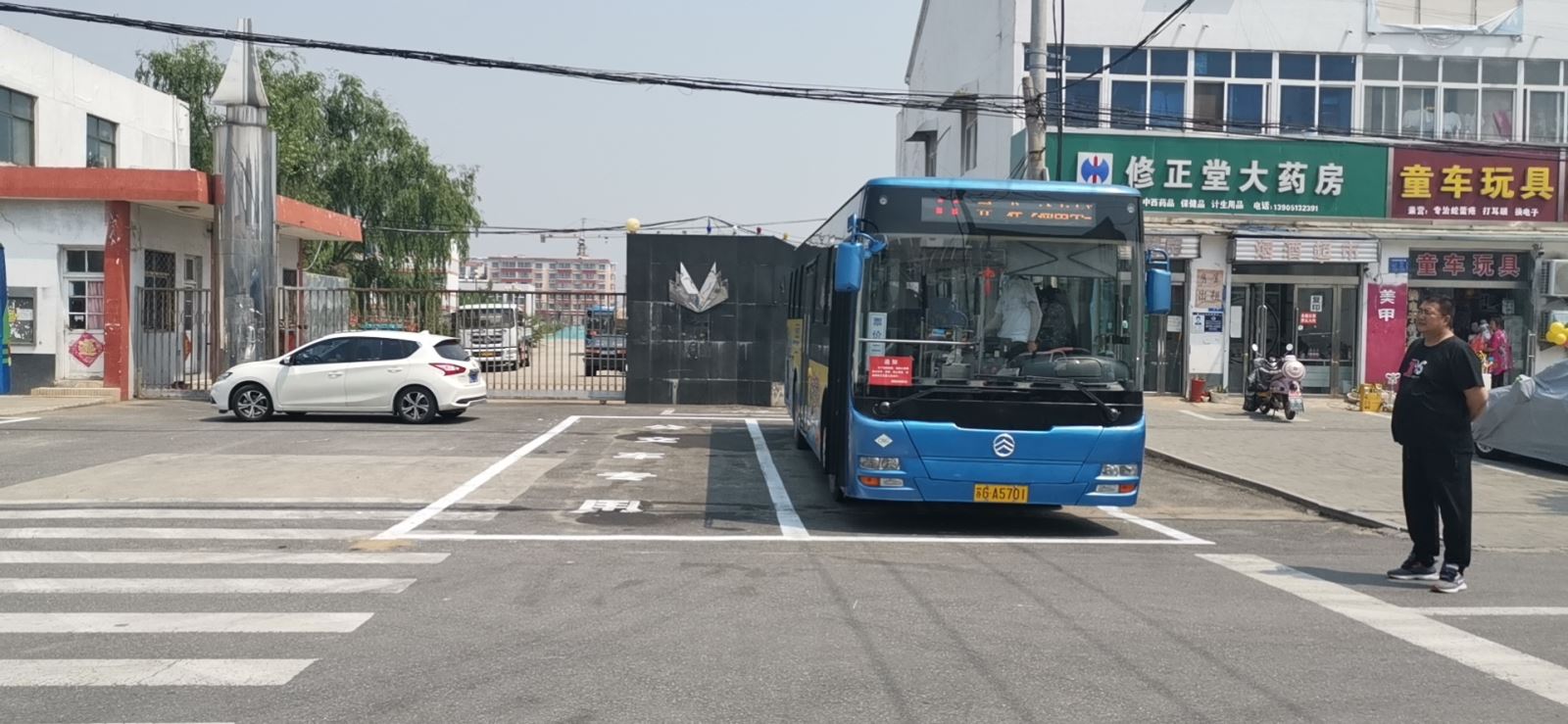 公交集團(tuán)公交事業(yè)一部積極對(duì)接浦南 鎮(zhèn)政府  規(guī)劃浦南公交停靠點(diǎn)