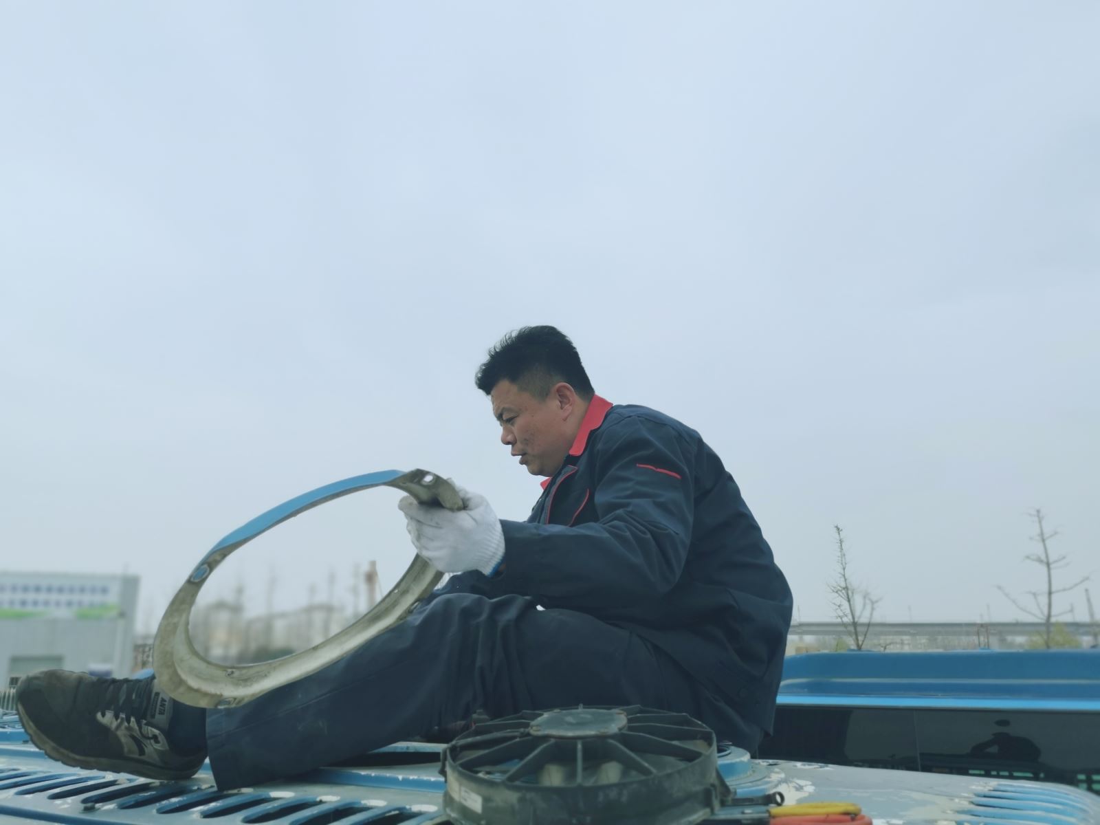 快速公交事業(yè)部開(kāi)展車(chē)輛空調(diào)系統(tǒng)專(zhuān)項(xiàng)排查工作