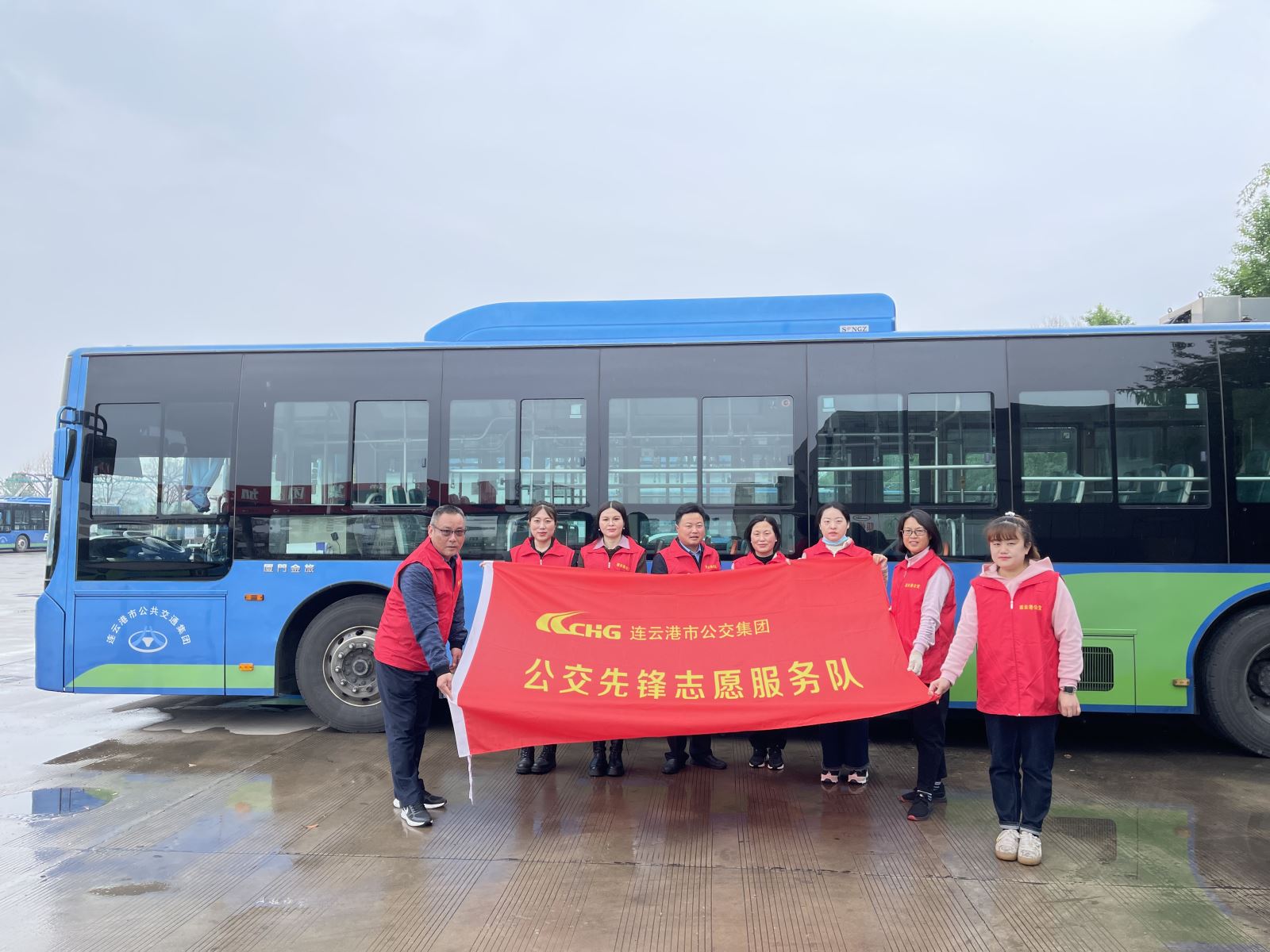 “弘揚勞模精神，立足崗位做貢獻” 快速公交事業(yè)部開展志愿活動