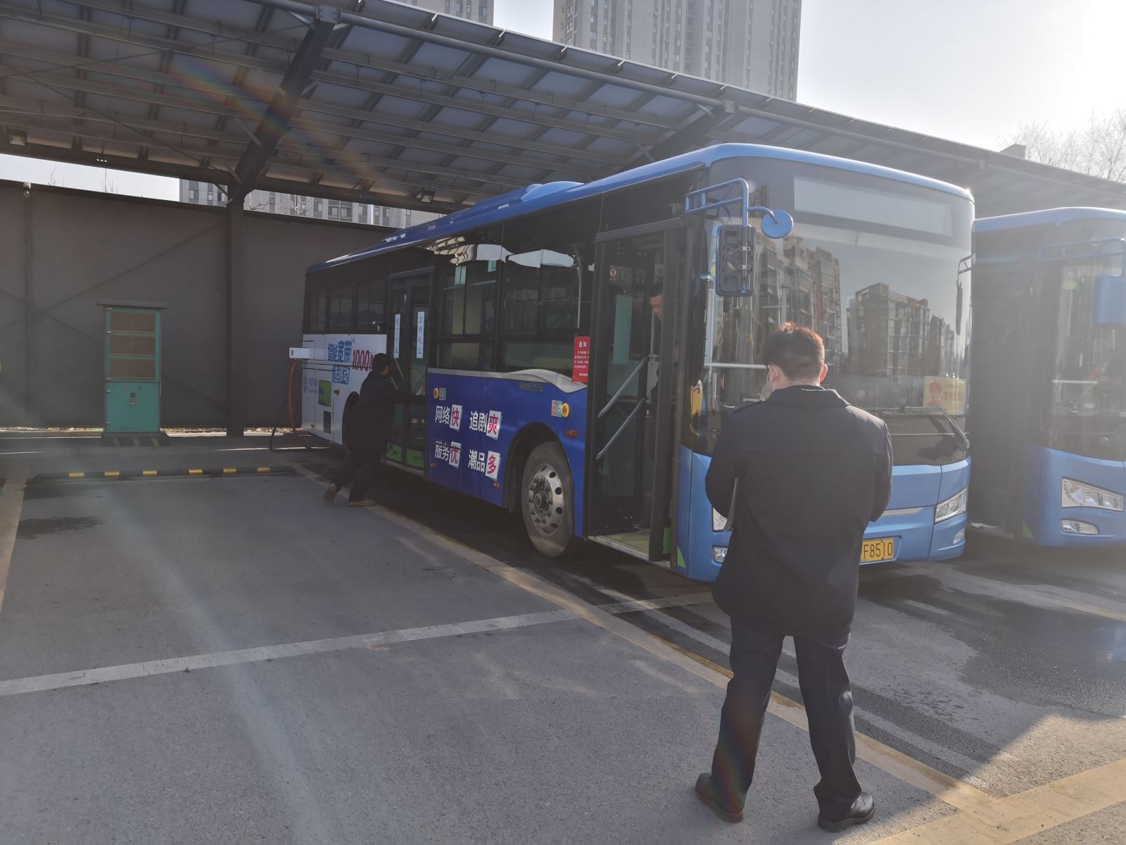 公交事業(yè)二部持續(xù)開(kāi)展駕駛員應(yīng)急救援處置專(zhuān)項(xiàng)檢查