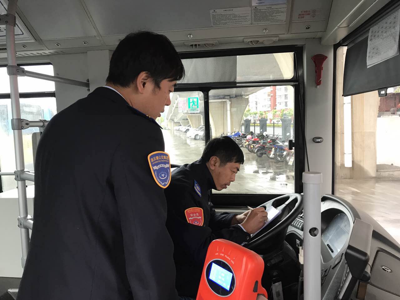 公交東部公司開展“安全生產 優質服務”綜合大檢查 助推文明城市建設