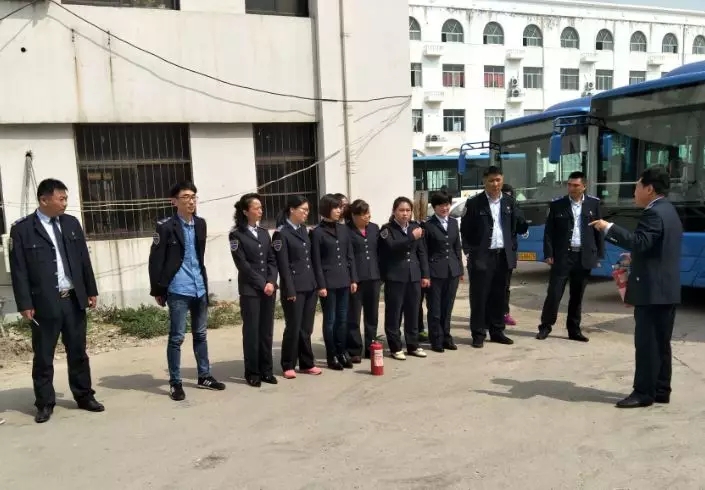 “共筑心中防火墻，搭起生命安全網(wǎng)”消防演練走進公交集體佳連公司