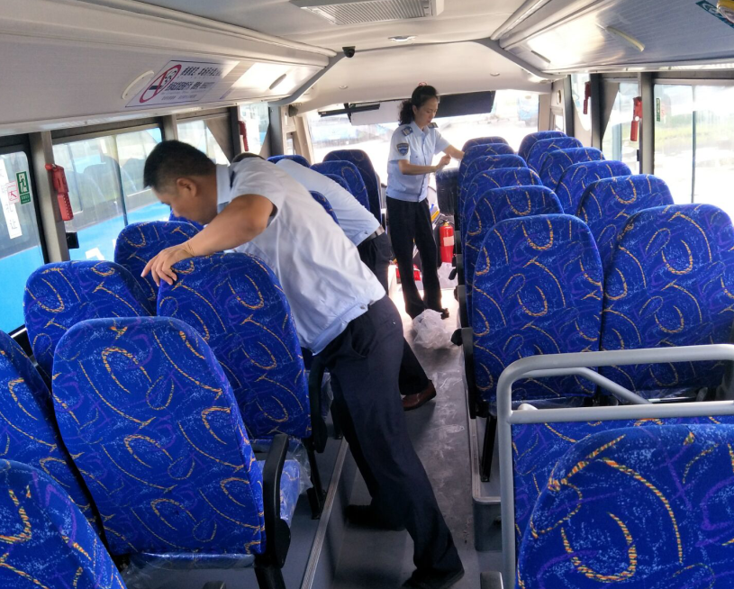 公交集團佳連公司做好車輛調配工作