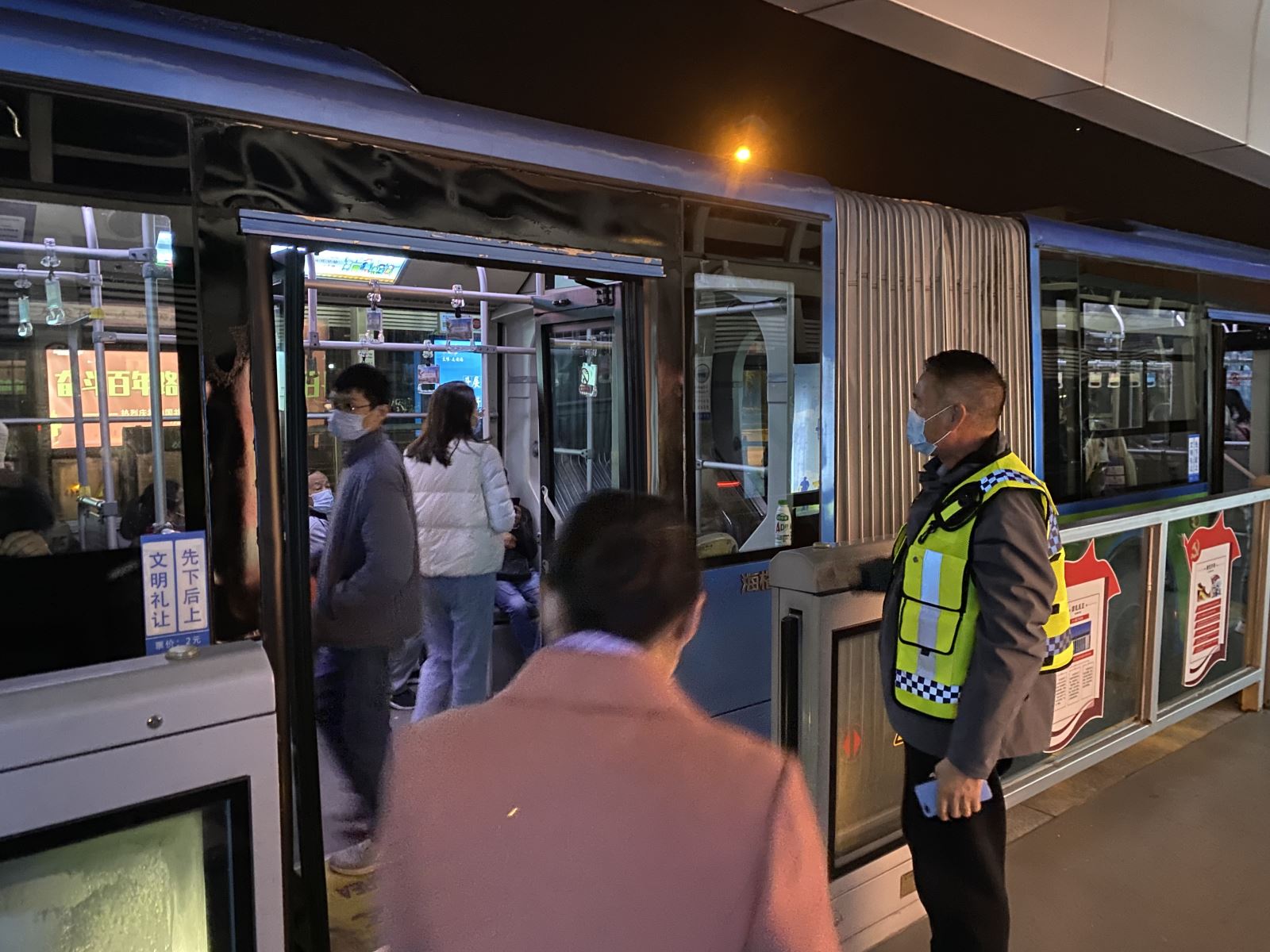 公交集團快速公交事業部開展安全生產 大檢查“突擊月”活動