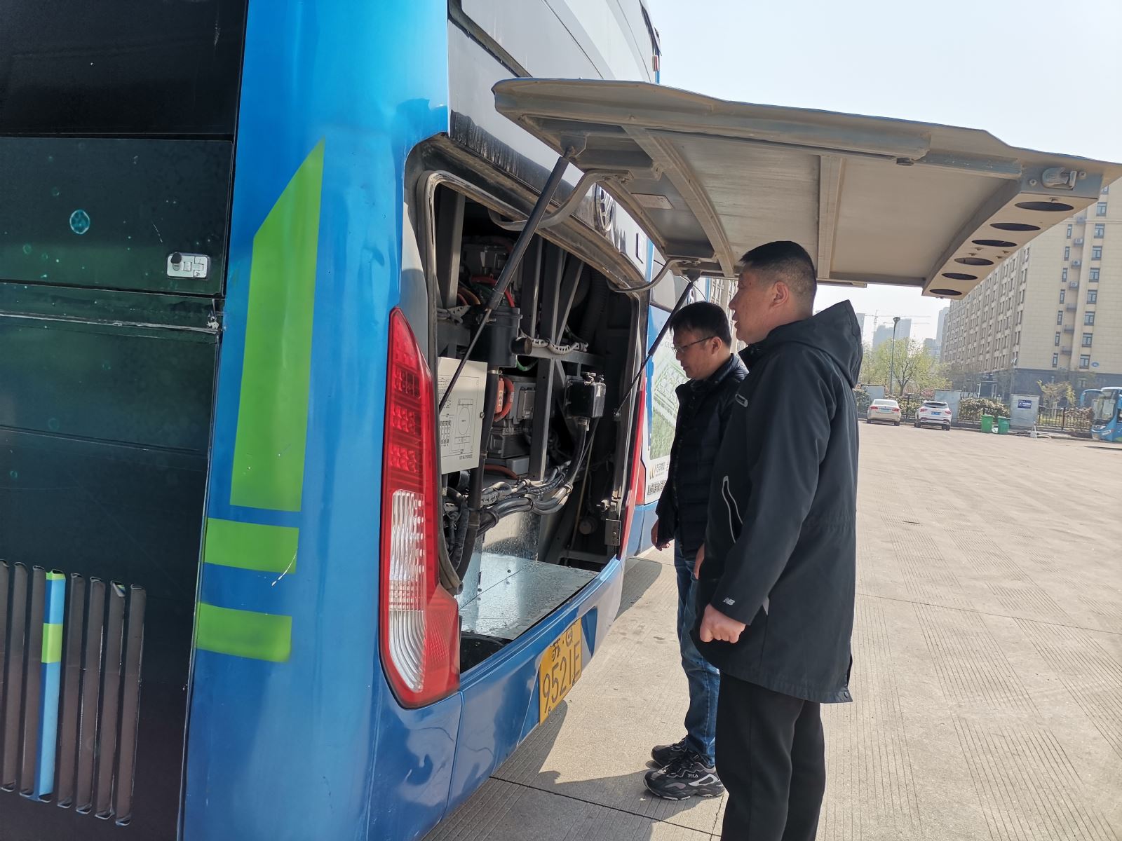 經營發展事業部開展電動車電池倉柳絮清理工作