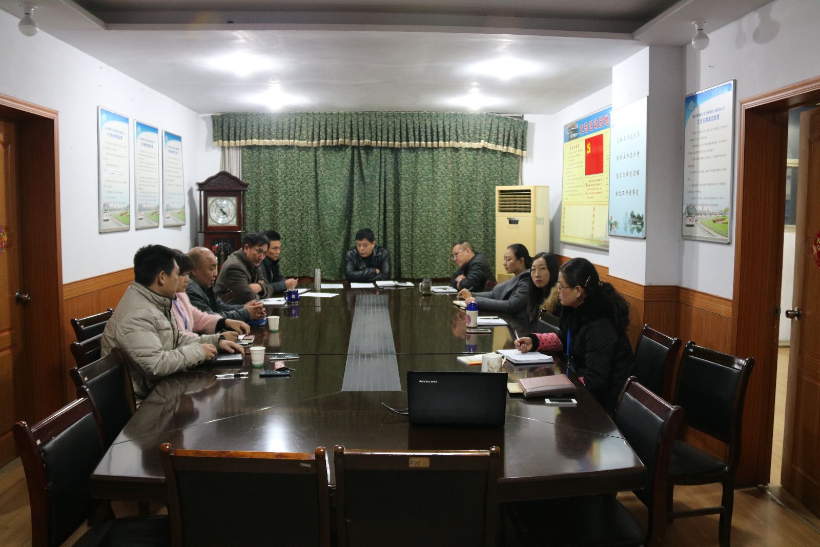 公交新浦公司召開《中國共產(chǎn)黨廉潔自律準(zhǔn)則》和《中國共產(chǎn)黨紀(jì)律處分條例》專題學(xué)習(xí)會(huì)