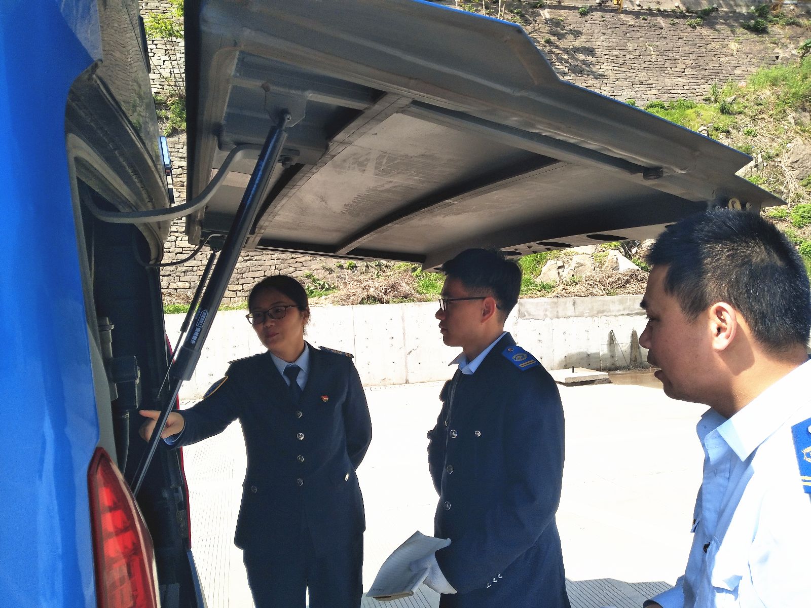 公交集團機務技術(shù)部開展五一車輛安全技術(shù)狀況檢查工作