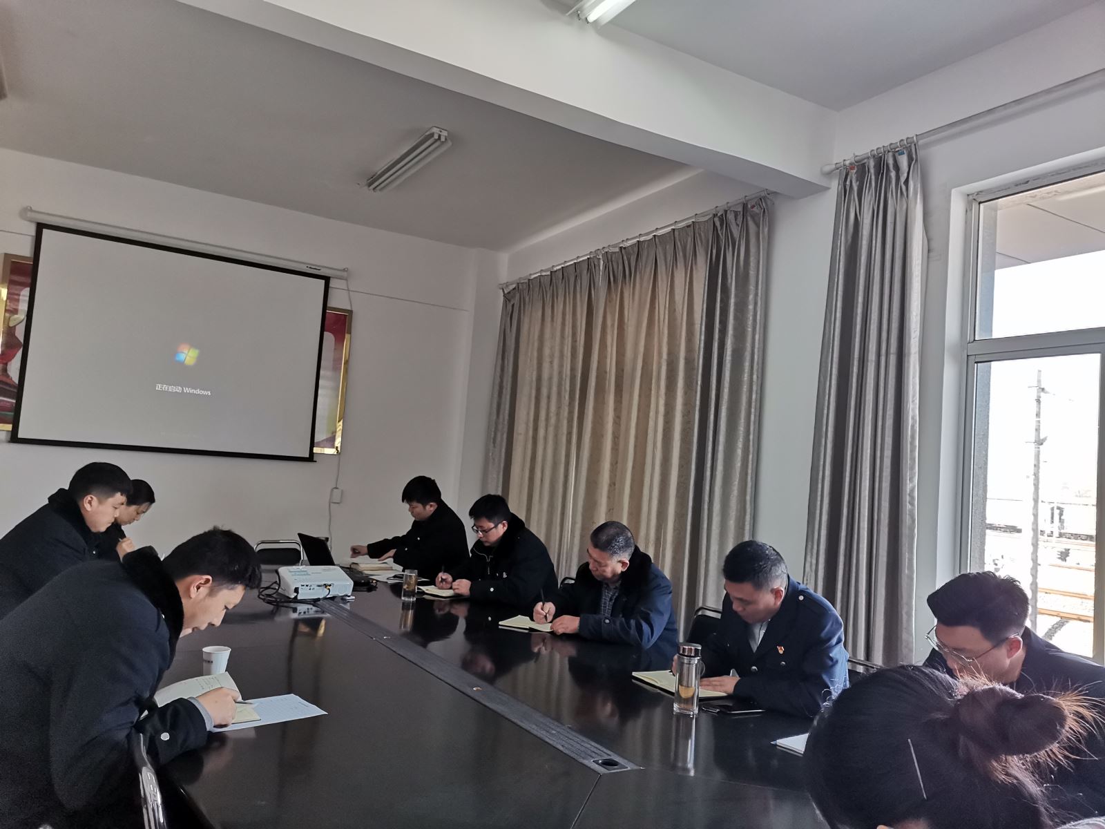 公交事業(yè)二部召開(kāi)安全生產(chǎn)工作專(zhuān)題會(huì)議