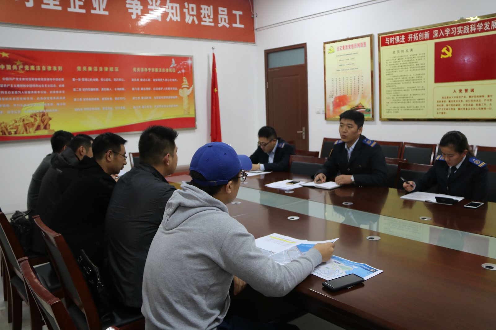 徐圩國際馬拉松賽組委會到公交集團洽談交通運營保障相關事宜