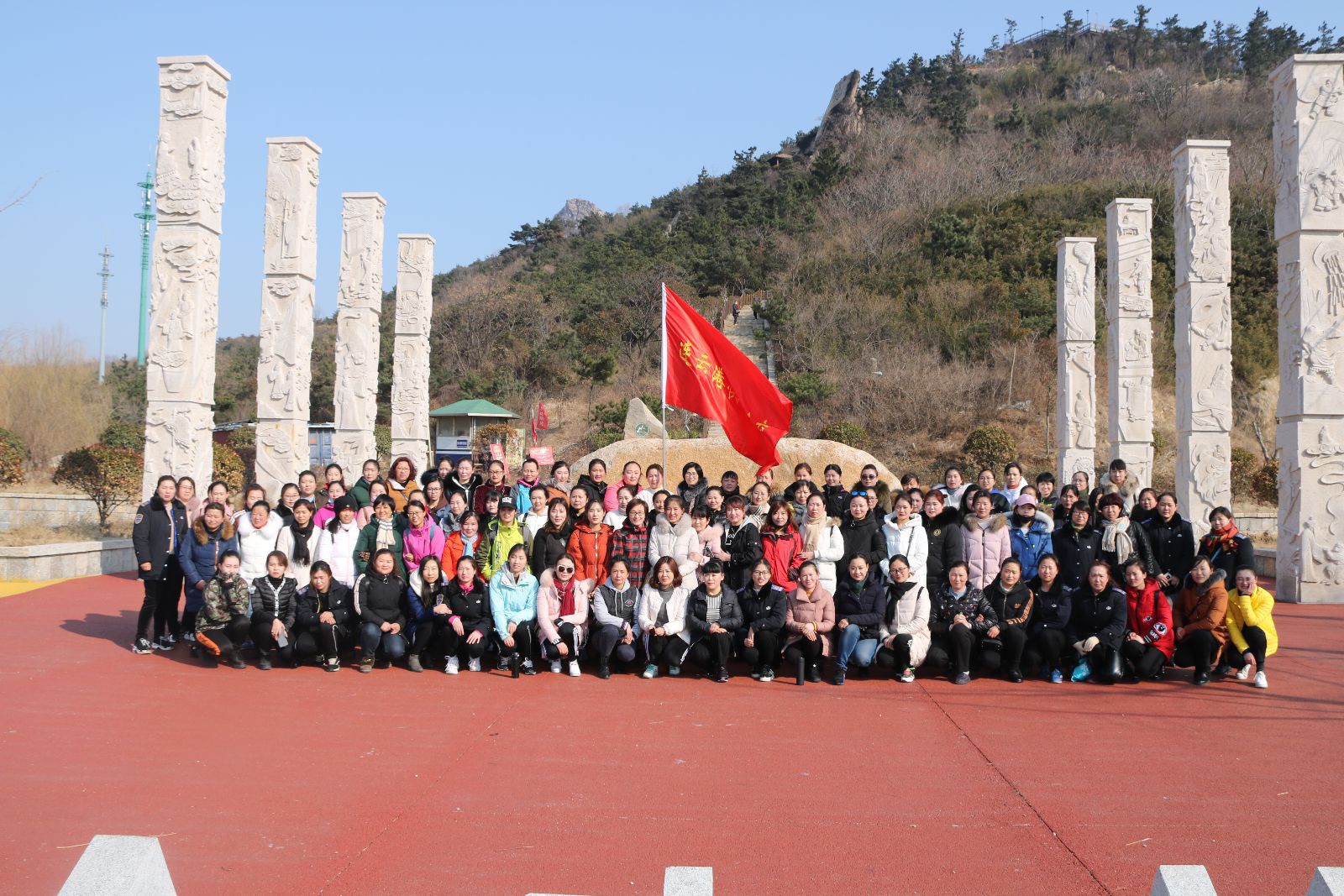 公交集團舉行慶三八健步行活動