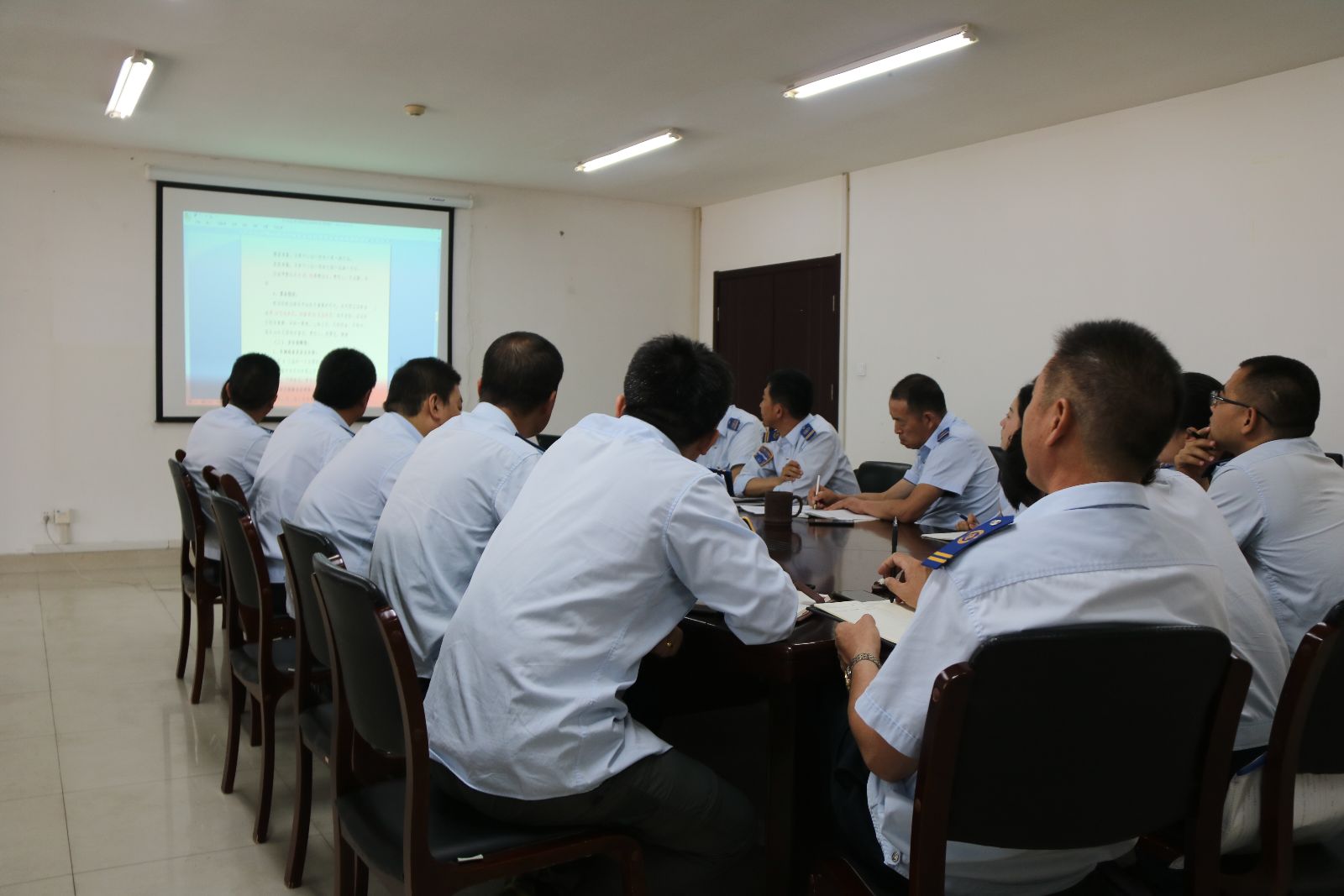 公交集團快速公司啟動“連云港之夏”緊急運輸方案