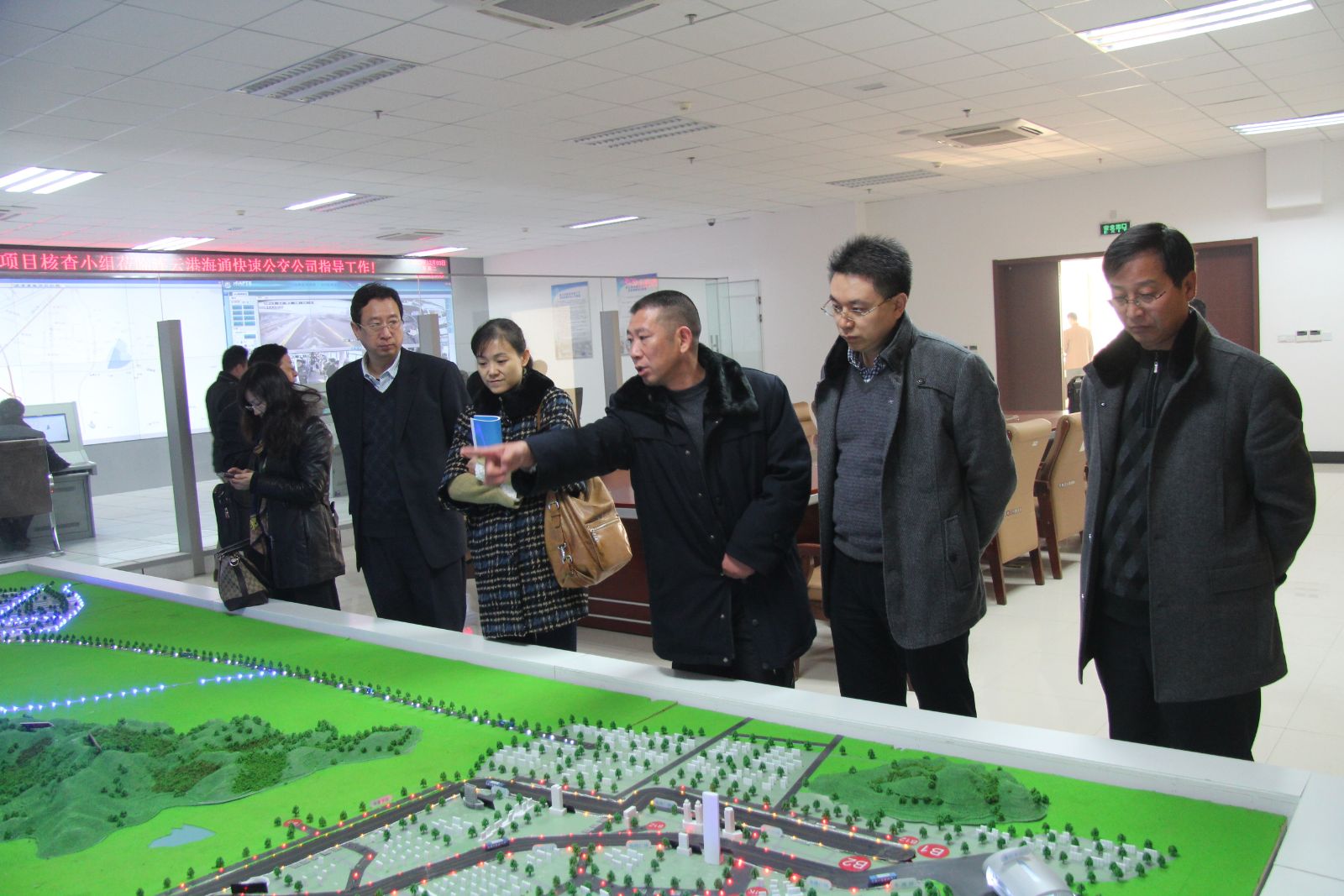 省交通運輸行業綠色循環低碳示范項目檢查小組蒞臨海通公交BRT公司指導工作