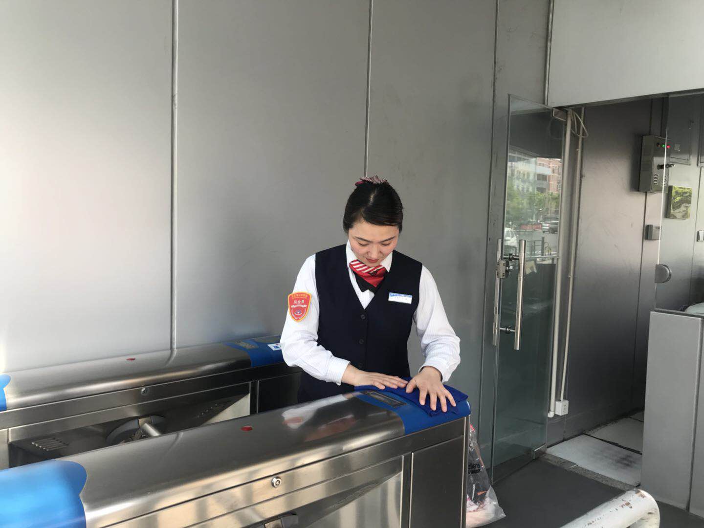 用心工作，用心服務