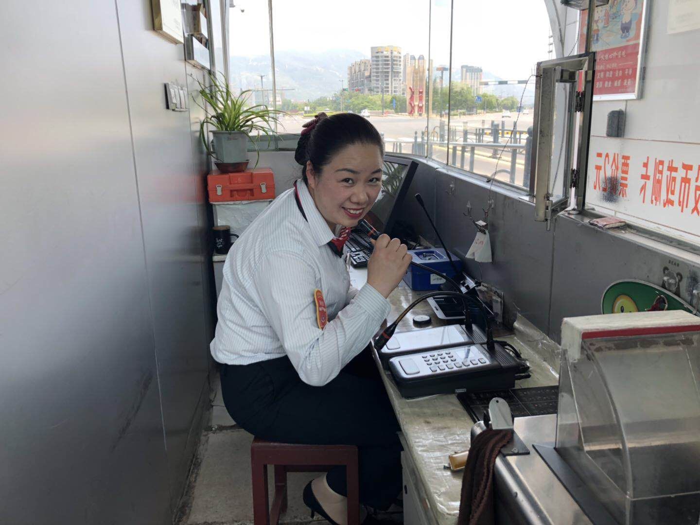 愛崗敬業的站務員掌靖茹